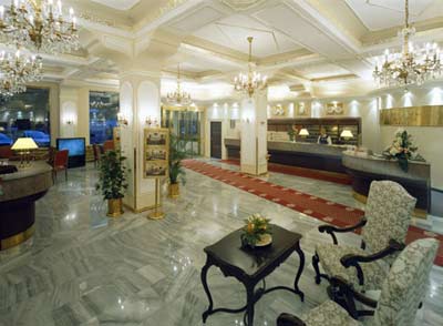 Ambassador Zlata Husa Hotel - 
