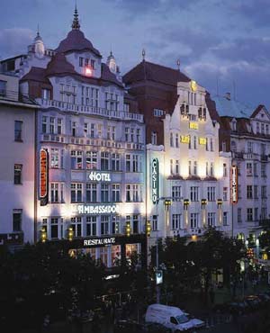 Ambassador Zlata Husa Hotel - 