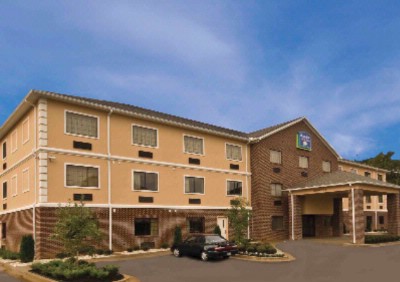 Magnolia Inn & Suites - 
