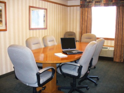 Holiday Inn Express Hotel & Suites - 