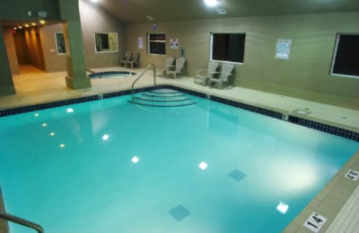 Holiday Inn Express Hotel & Suites - 