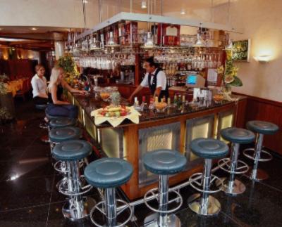 Hotel Bar