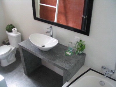 Frangipani Villas - Bathroom