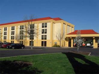 Image of La Quinta Inn & Suites Canton