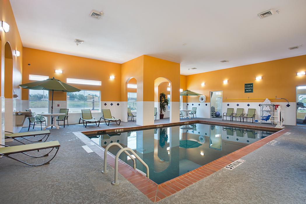 La Quinta Inn & Suites Houston Channelview - Well Appointed Guestrooms