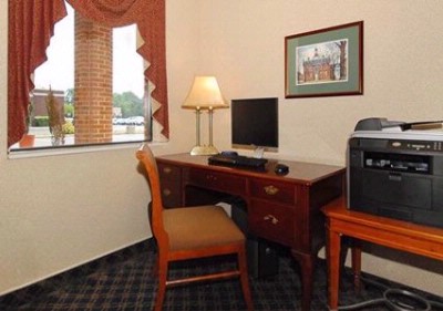 Comfort Suites - Exercise Room With Cardio Equipment