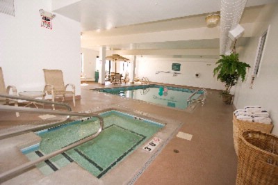 Jacuzzi & Pool Area