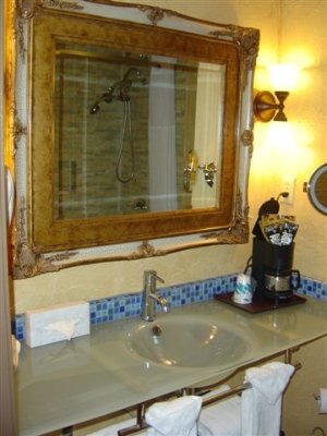 Red Lion Hotel Baton Rouge - Executive Level Custom Bath