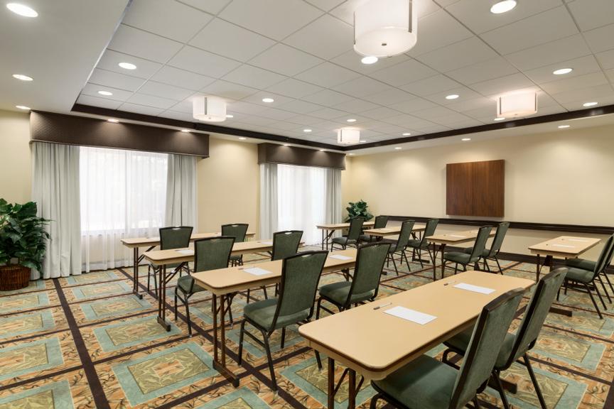 Hampton Inn & Suites Thousand Oaks - Meeting & Banquet Space