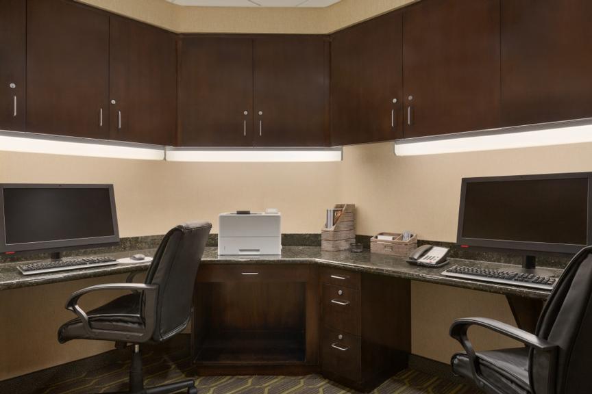 Hampton Inn & Suites Thousand Oaks - Complimentary Business Center