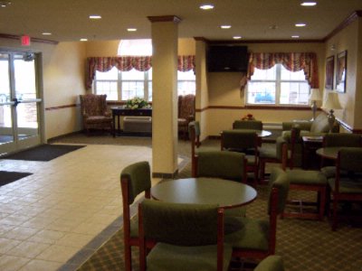 Microtel Inn & Suites Bridgeport - Lobby