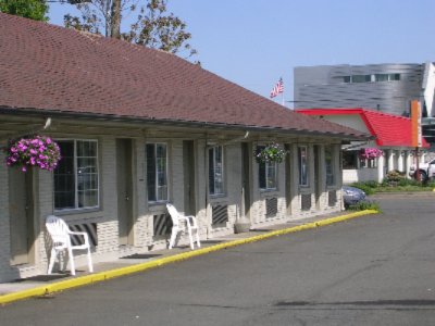 Broadway Inn - 
