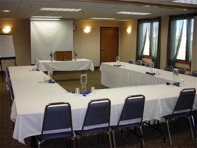 Holiday Inn Express Pella Iowa - Meeting Room