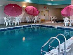 Holiday Inn Express Pella Iowa - Indoor Heated Pool