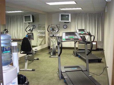 Holiday Inn Express Pella Iowa - Exercise Room