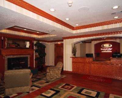 Econo Lodge Inn & Suites - Lobby