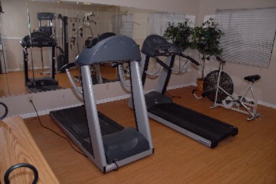 Econo Lodge Inn & Suites - Fitness Room