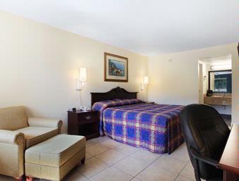 Clearwater Travelodge - 