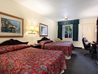 Clearwater Travelodge - 
