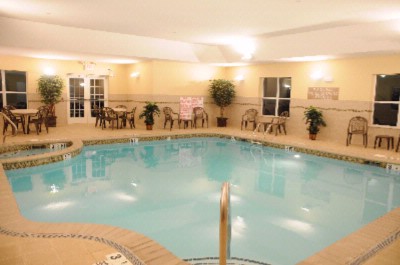 Country Inn & Suites Braselton - Indoor Pool & Spa