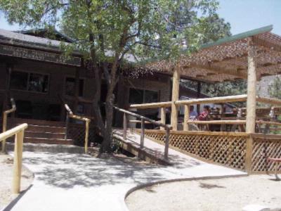 Hualapai Mountain Resort - Resort Bar & Restaurant