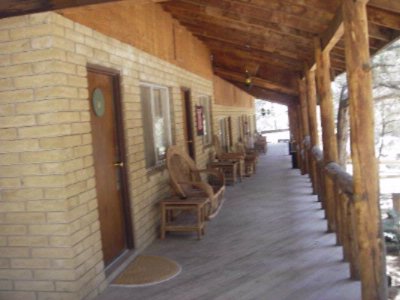 Hualapai Mountain Resort - Motel Porch