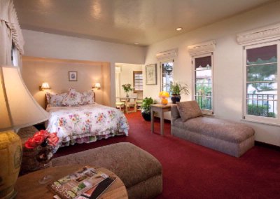 Villa Rosa Inn - Deluxe Queen