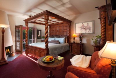 Villa Rosa Inn - Deluxe King With Fireplace And A Balcony