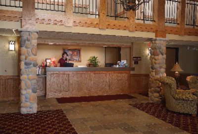 Americinn Lodge & Suites - Checkin Area With Warm Cookies Each Evening