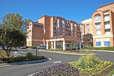 Hilton Suites Atlanta Perimeter - 