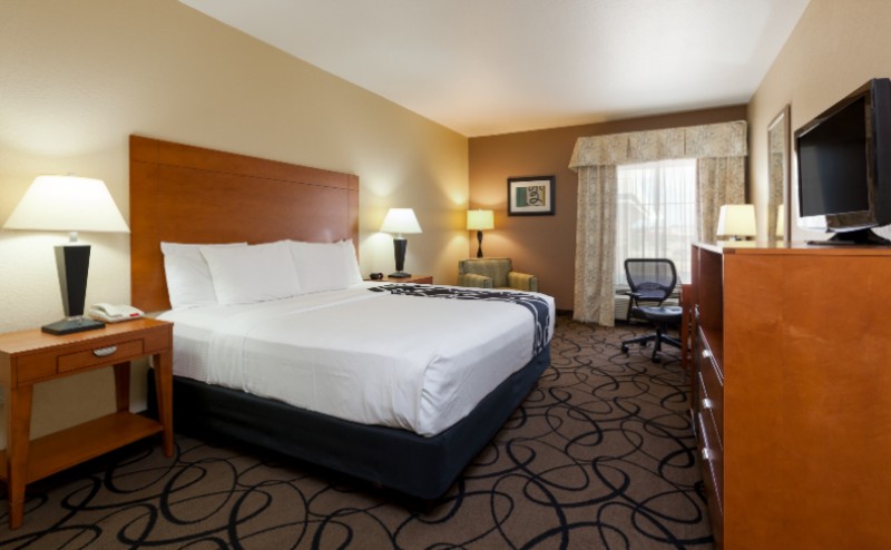 La Quinta Inn & Suites - 