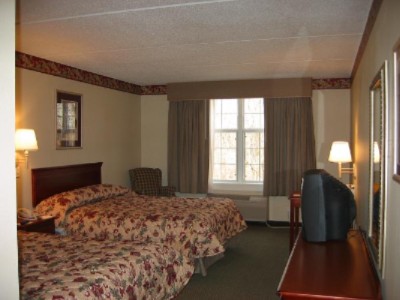 Country Inn & Suites - Standard Room With 2 Queen Beds