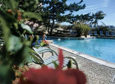 Holiday Inn Oceanfront - 