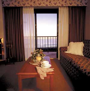 Holiday Inn Oceanfront - 