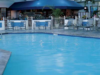 Holiday Inn Suites - 