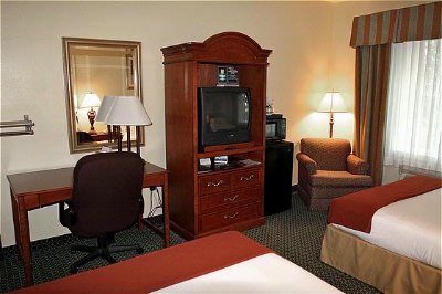Holiday Inn Express Hotel & Suites Arlington - Welcome To Our Newly Renovated Front Desk!