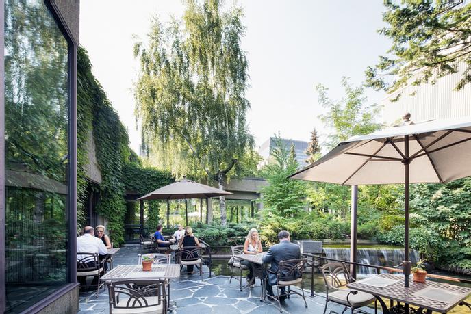 Hilton Montreal Bonaventure - 