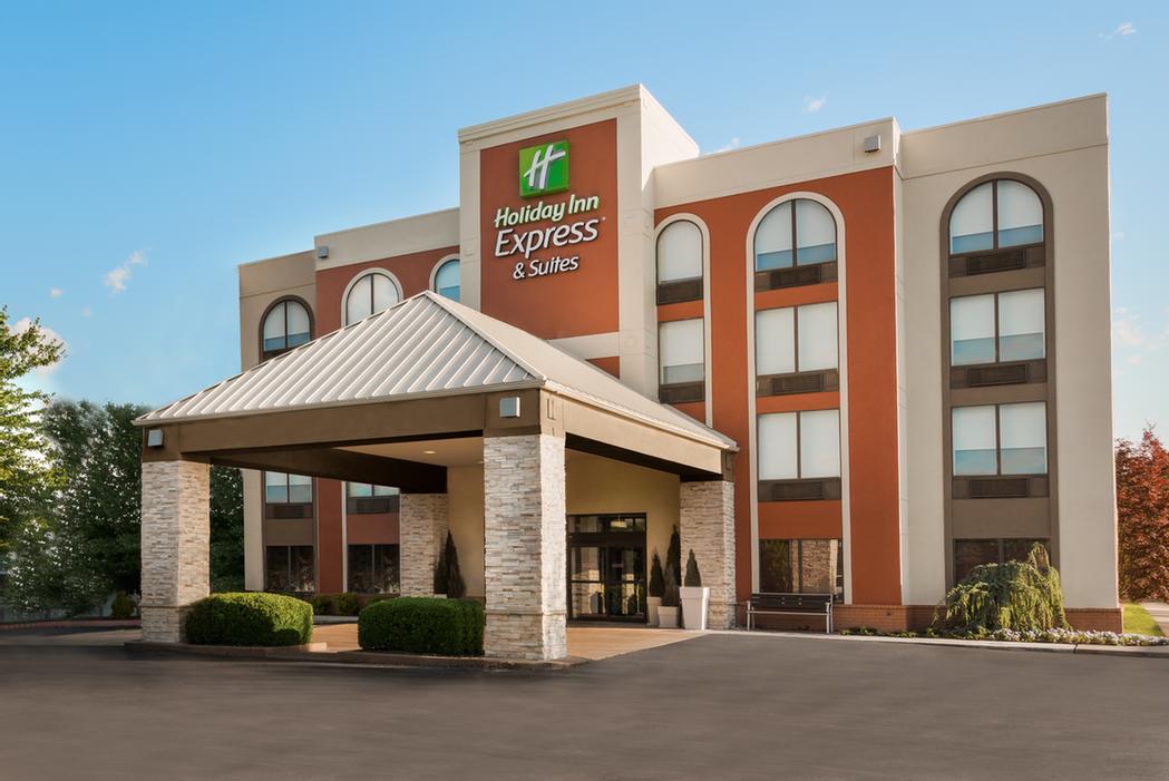 Holiday Inn Express Hotel & Suites - 