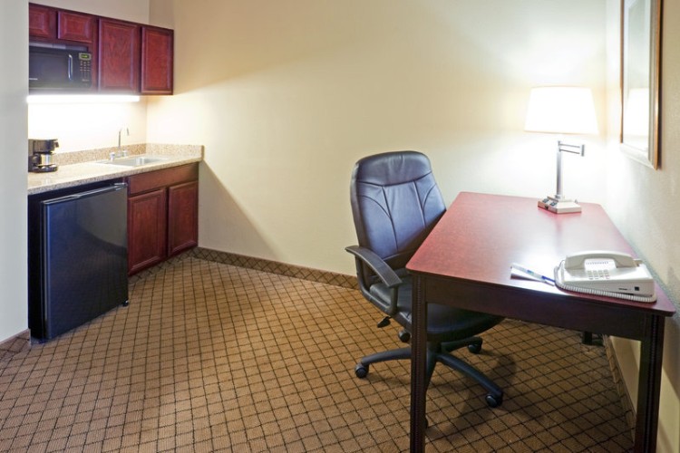 Holiday Inn Hotel & Suites - 