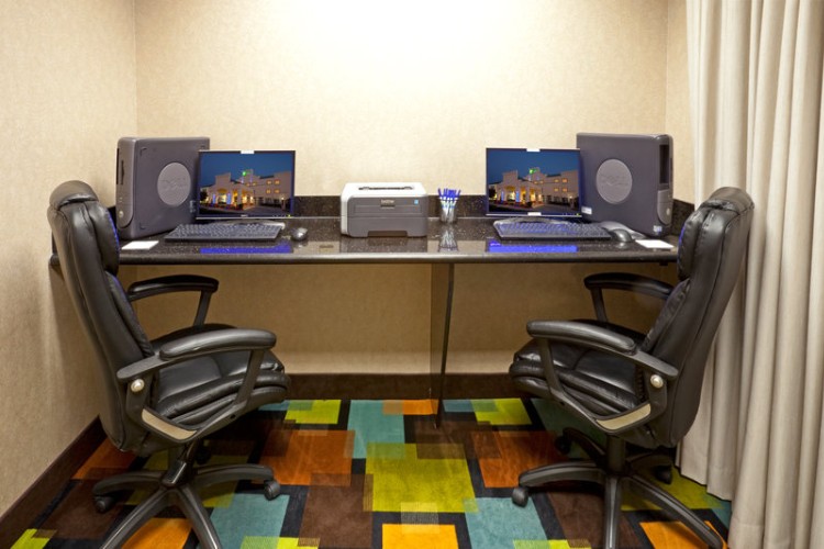 Holiday Inn Hotel & Suites - 