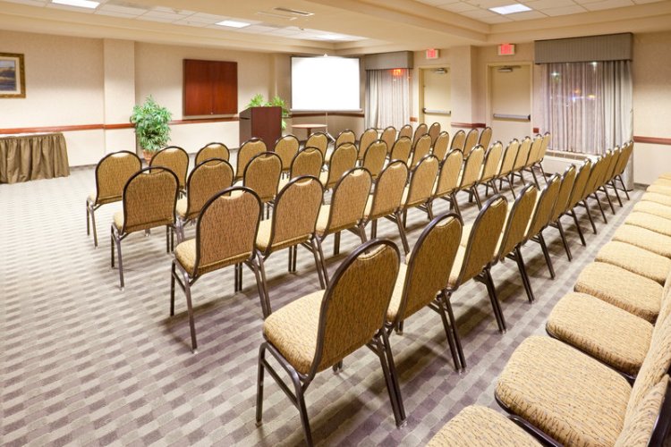 Holiday Inn Hotel & Suites - 