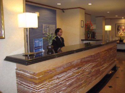 Holiday Inn Express - 