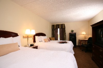 Hampton Inn Amelia Island - Enjoy 2 Queen Beds With The Cloud 9 Bedding