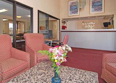 Econo Lodge - 