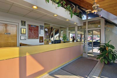 Howard Johnson Inn - 