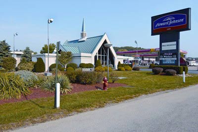 Howard Johnson Inn - 