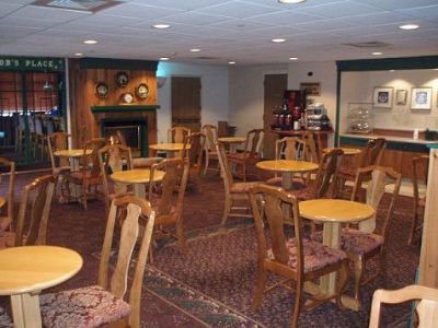 Comfort Suites - Breakfast Dining Area