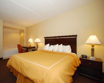 Comfort Suites - Jacuzzi Suite