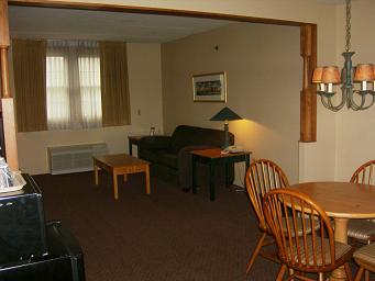 Comfort Suites - Jacuzzi Suite Living / Dining Area