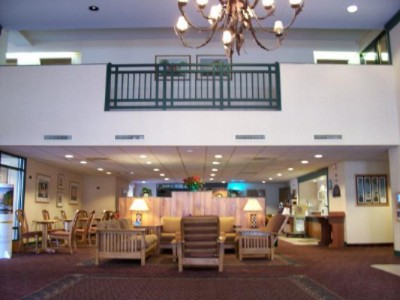 Comfort Suites - Spacious Lobby